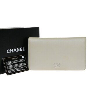 CHANEL CC Logo Bifold Long Wallet Grained Calfskin Leather White SHW 32ED891